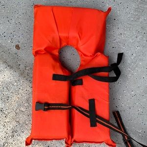 Children’s life vest. New without tags.